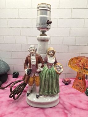 R175. Vintage Occupied Japan Hand-Painted Ceramic Couple Table Lamp